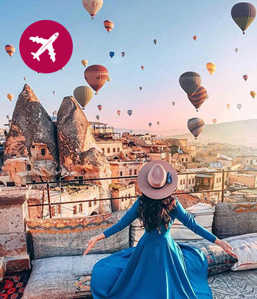 Specijalni program Kapadokija + Istanbul. Putovanje koje počinje sa 3 nezaboravne noći u bajkovitoj Kapadokiji i završava u jednom od najljepših gradova svijeta, Istanbulu. Fotografije ovog mjesta obišle su cijeli svijet! Destinacija koju svi ljubitelji putovanja imaju na svojoj listi želja! U čemu se krije magija čudesnih stijena u obliku vilinskih dimnjaka i zašto Kapadokija u prijevodu znači zemlja lijepih konja? – sada je idealna prilika da saznate. Smještena je između tri ugašena vulkana čije je ispuštanje lave sa jakim vjetrovima i obilnimkišama kroz nekoliko miliona godina stvorilo jedinstveni pejzaž. Ova regija bogata historijom nudi puno više od vožnje balonom – od čudesnih geografskih formacija koje su ustvari crkve isklesane u stijenama, ovdje ćete svjedočiti životu kao u bajci.